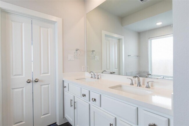 Building Photo - 19722 Upper Canyon Ct