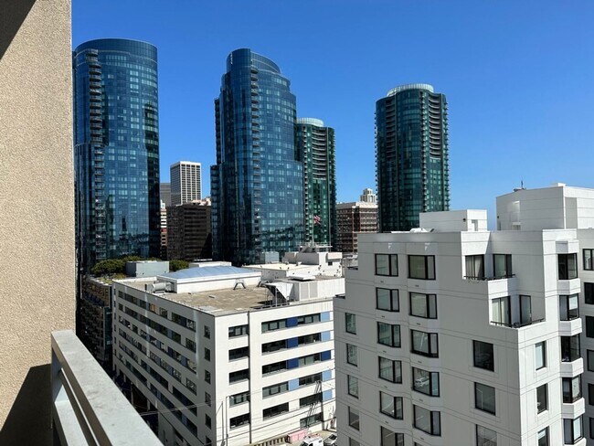 Building Photo - Epic REA: Fabulous 2 BR/2 BA South Beach C...
