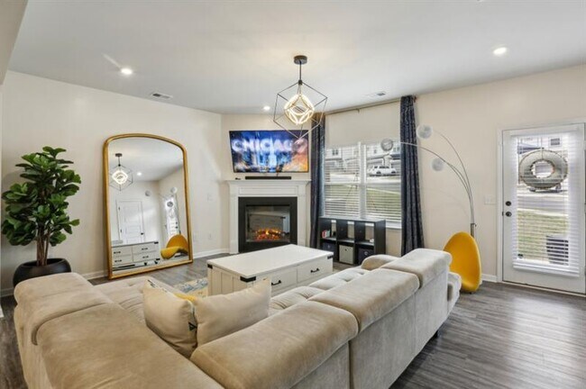 Building Photo - 375 Crider Ct