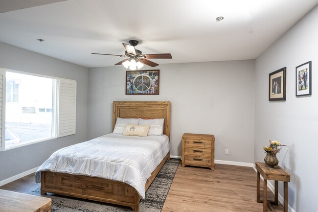 Building Photo - 230 S Catalina Ave