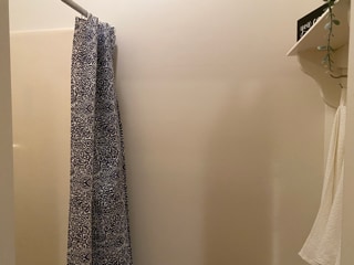 Downstairs en-suite shower - 148 E Clement St