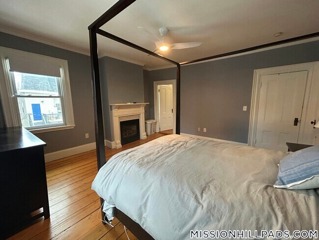 Building Photo - 1 Pickering Ave