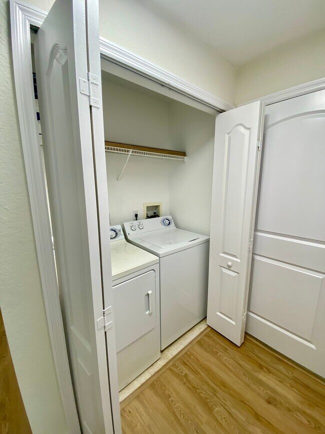 Building Photo - Greenhills-11032