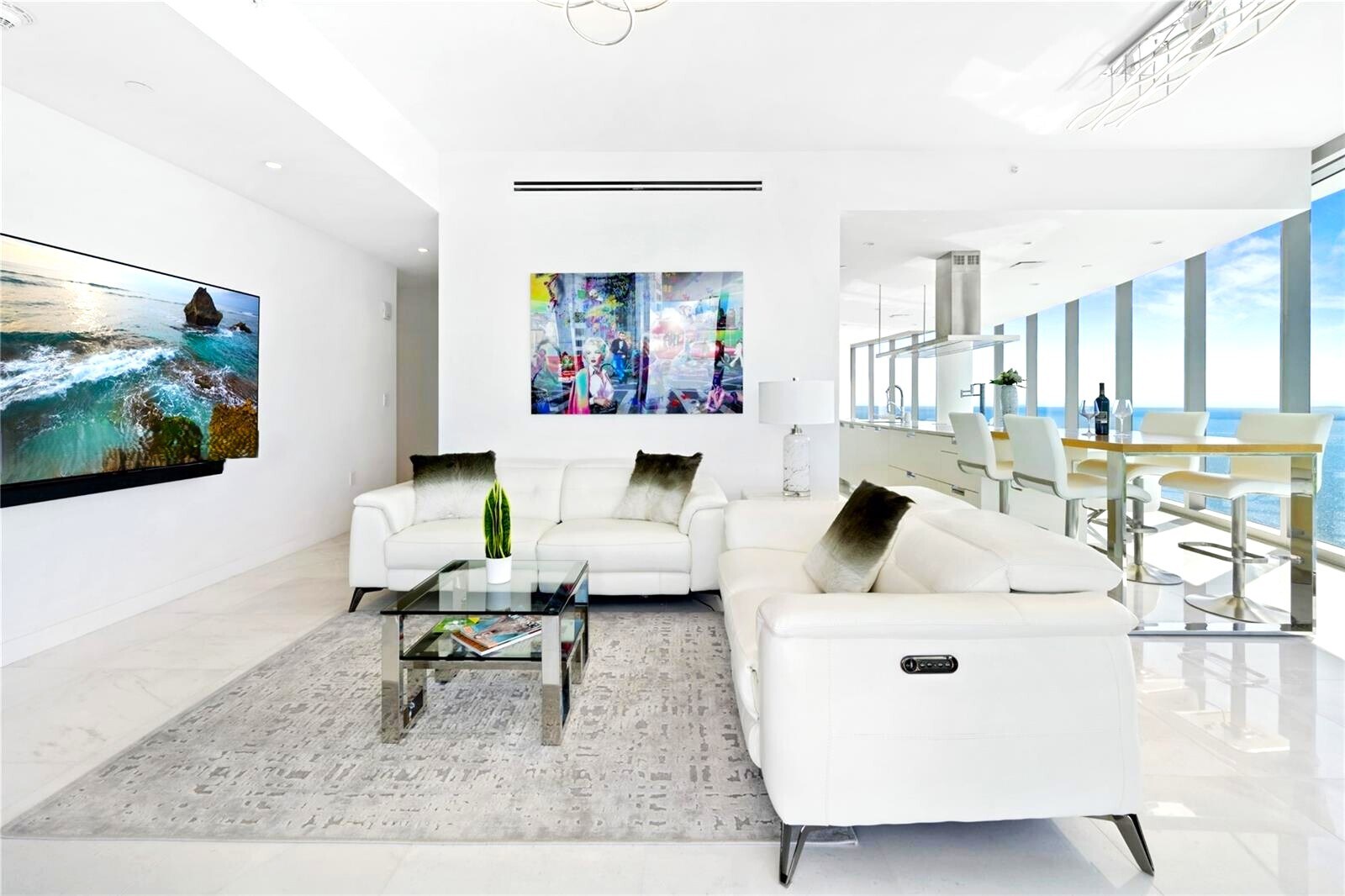 Building Photo - 15701 Collins Ave