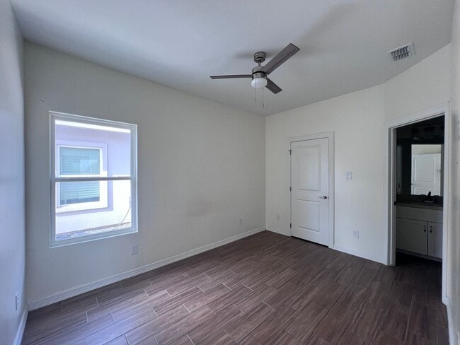 Building Photo - SUPER LOW PRICED - 2bed/2bath Apartment in Edinburg. Don't Miss Out!