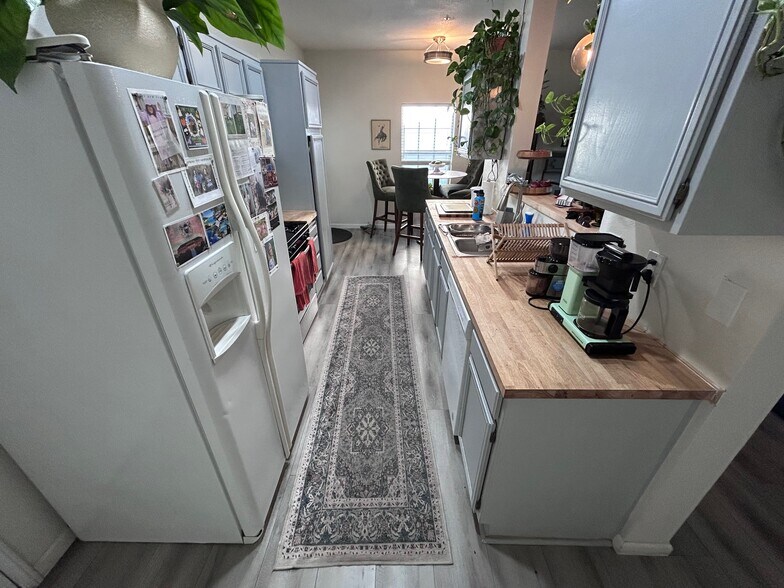 Kitchen - 25510 Portola Loop