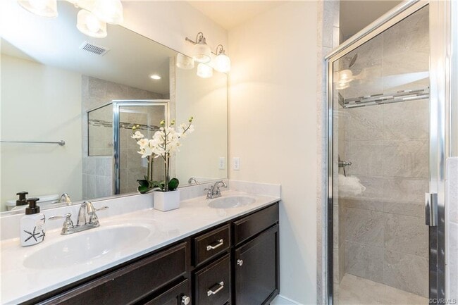 Building Photo - 7358 Pebble Lake Dr