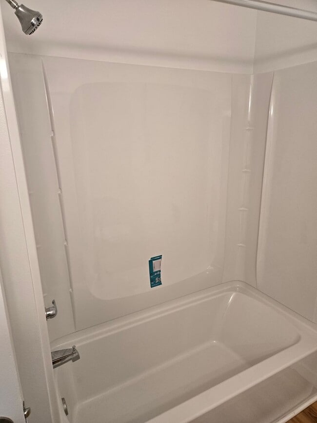 Building Photo - 110- ( P )