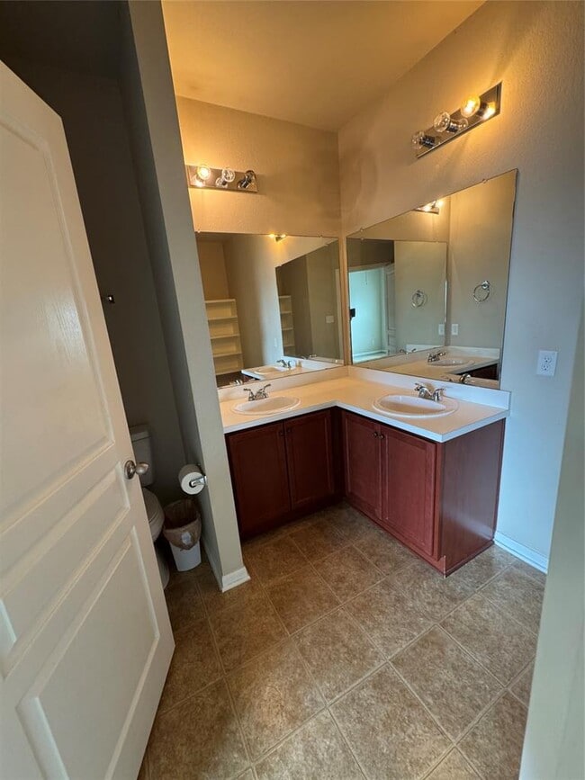 Building Photo - 13417 Cantarra Dr