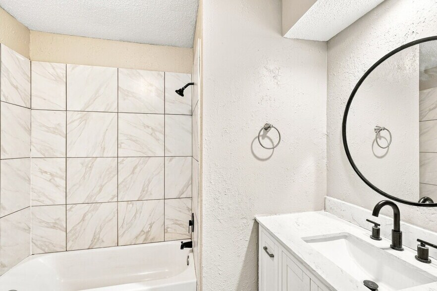 Building Photo - 2714 Ashford Trail Dr