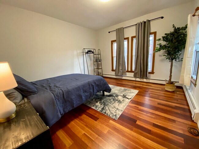 Building Photo - 34 Summer St