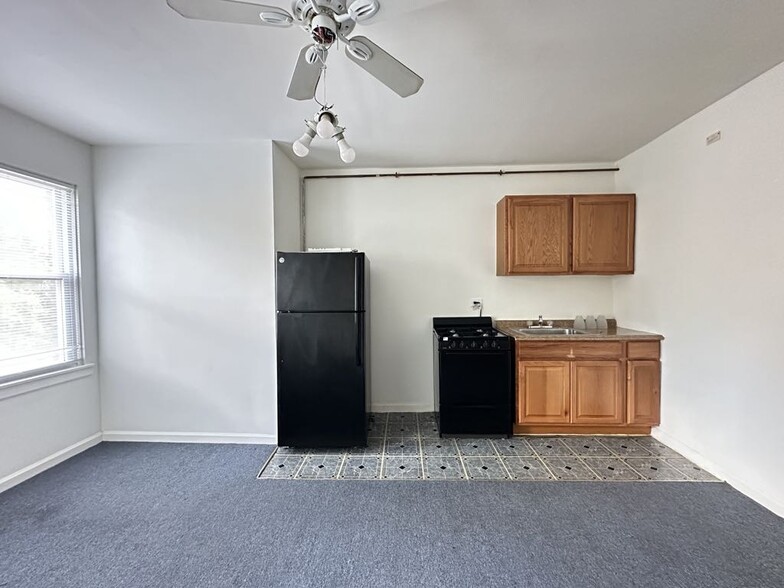 Building Photo - 5710 N Winthrop Ave