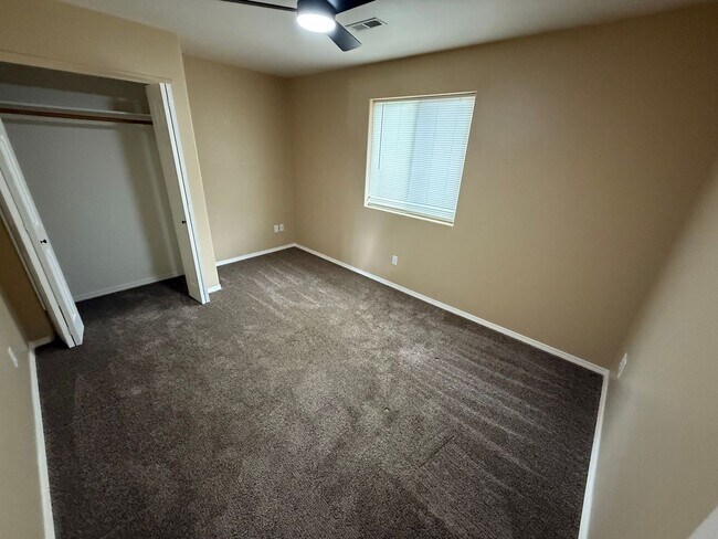 Building Photo - Newly Renovated Ground Level Orchards 2-be...