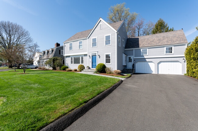 Building Photo - 187 Dolphin Cove Quay