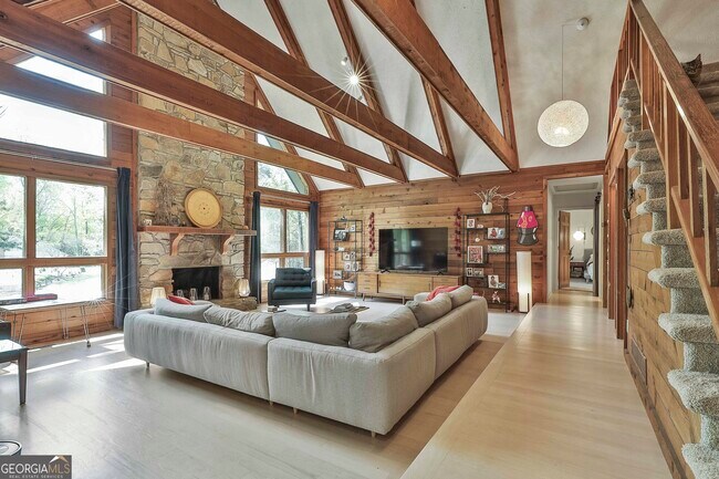 Building Photo - 115 Rolling Green