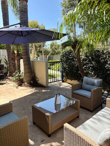 Building Photo - 6483 Zuma View Pl