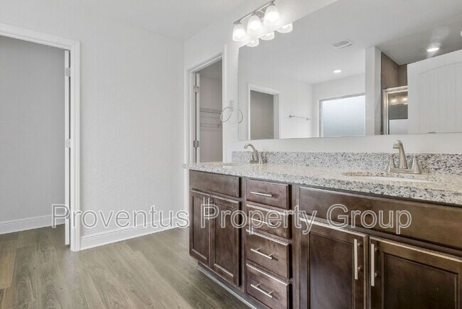 Building Photo - 2419 Privet Berry Dr