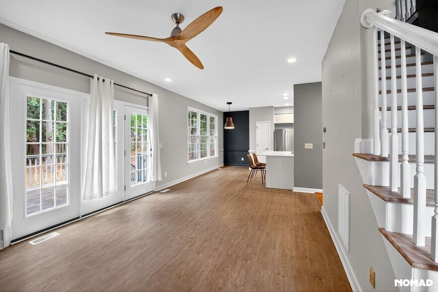 Building Photo - 8006 Crenshaw Ln