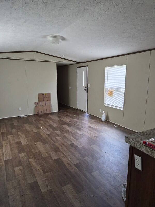 Building Photo - 185 Lakeside Ln