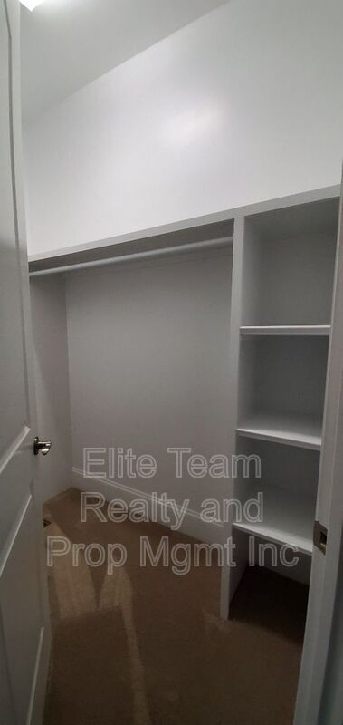 Building Photo - 550 Cottonfield Cir