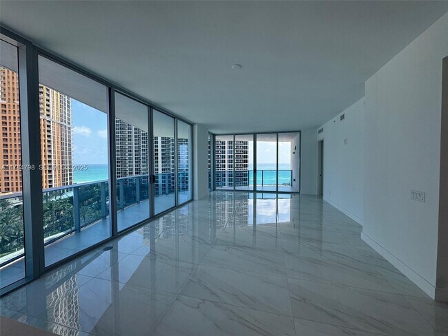 Building Photo - 17550 Collins Ave
