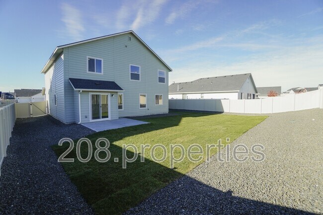 Building Photo - 1218 W Bass River Dr