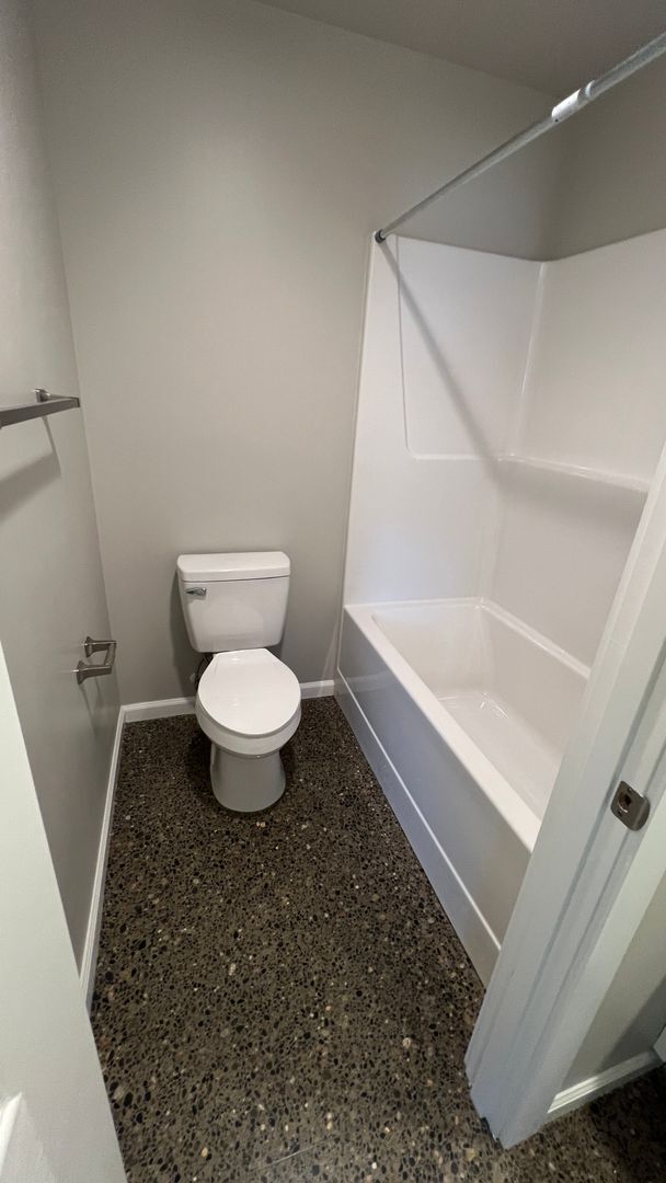 Building Photo - "Charming 3-Bedroom Duplex with 2 Full Bat...