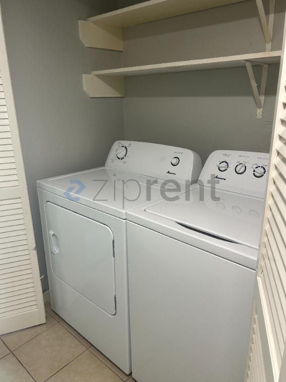 Building Photo - Unit