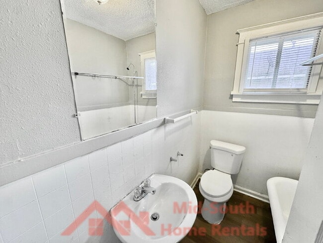 Building Photo - 3338 Coleman Ave