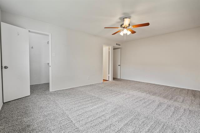 Building Photo - 3002 Lindbergh Dr