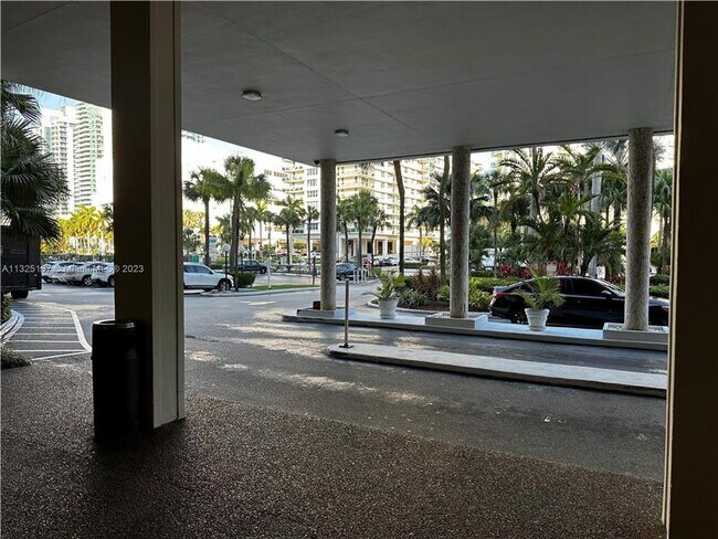 Building Photo - 3800 S Ocean Dr