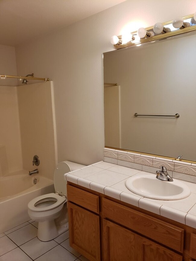 Building Photo - 881 Cally Ct