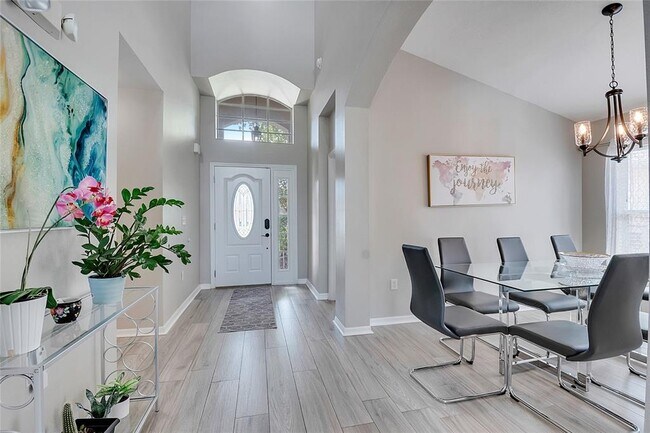 Building Photo - 1428 Casterton Cir