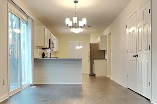 Building Photo - 7045 Treeline Dr