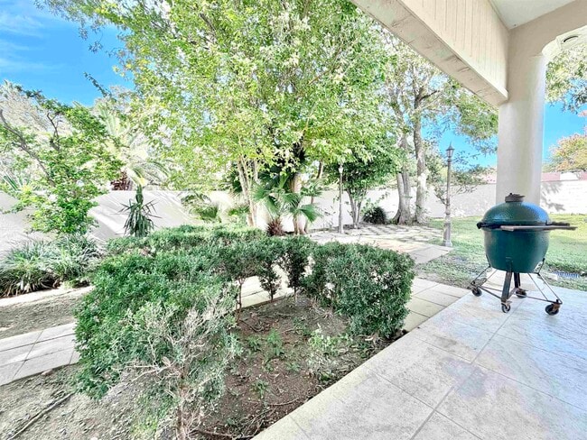 Building Photo - 205 McPherson Dr