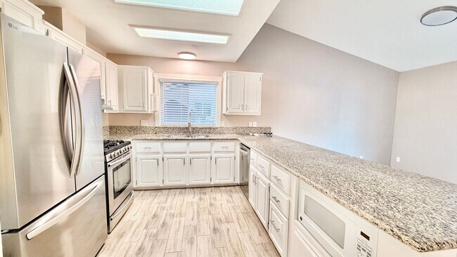 Building Photo - Wonderful Single-Story Home in the Darling Lake Rancho Viejo HOA Community of Fallbrook!