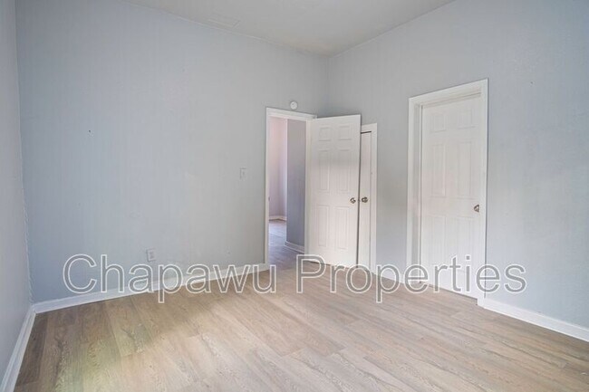 Building Photo - 1412 Hays St