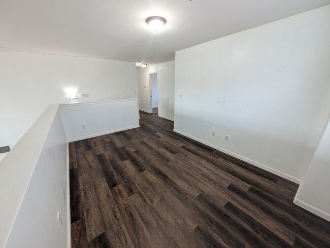 Building Photo - 3200 S Jensen Ct