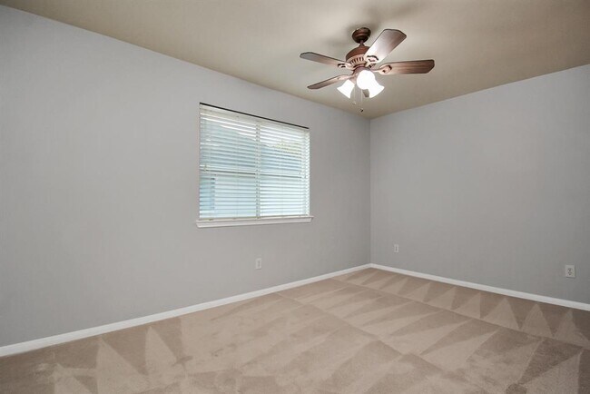 Building Photo - 20210 Black Canyon Dr
