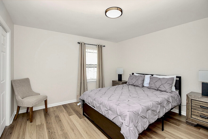 Building Photo - 6314 Old Pineville Rd