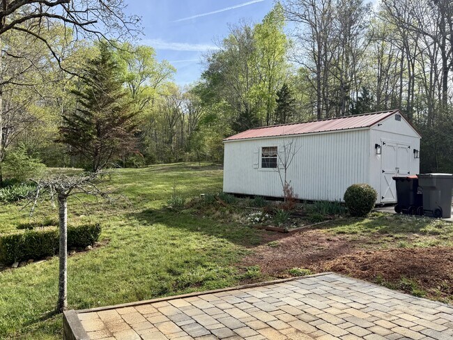 Building Photo - 740 Finn Long Rd