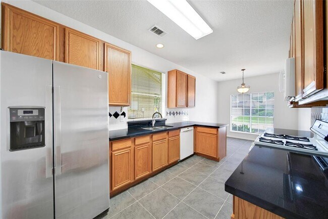 Building Photo - 2922 Green Valley Trail Dr