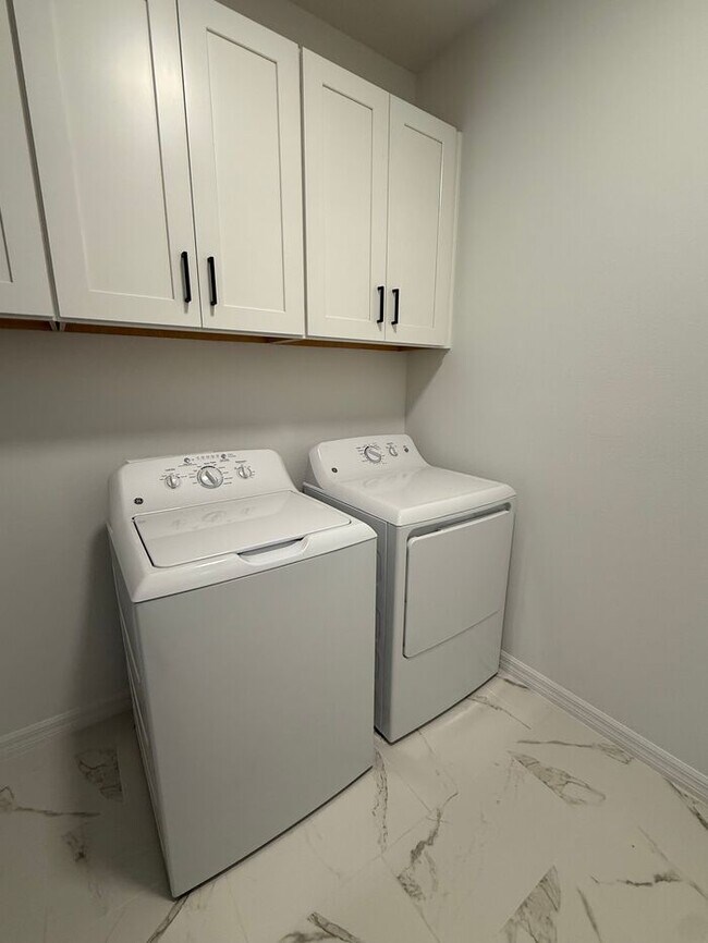 Building Photo - Sweetwater at Lakewood Ranch 2 Bedroom Villa