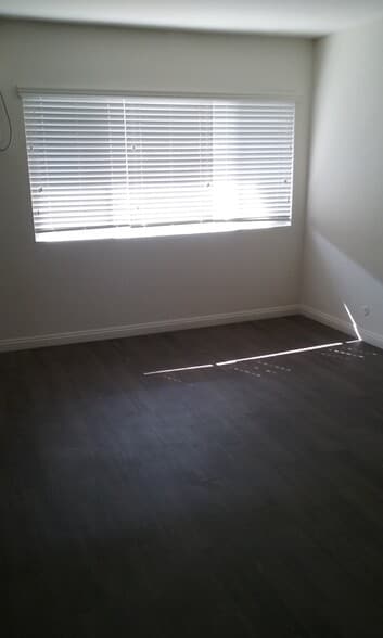 Building Photo - 3293 Cahuenga Blvd W