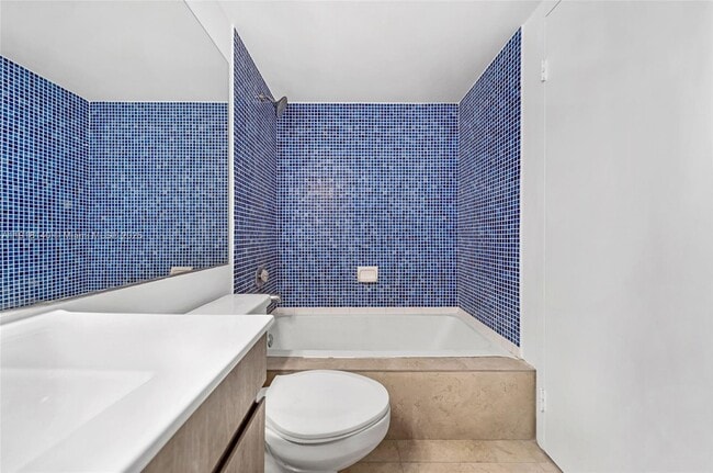 Building Photo - 7601 E Treasure Dr