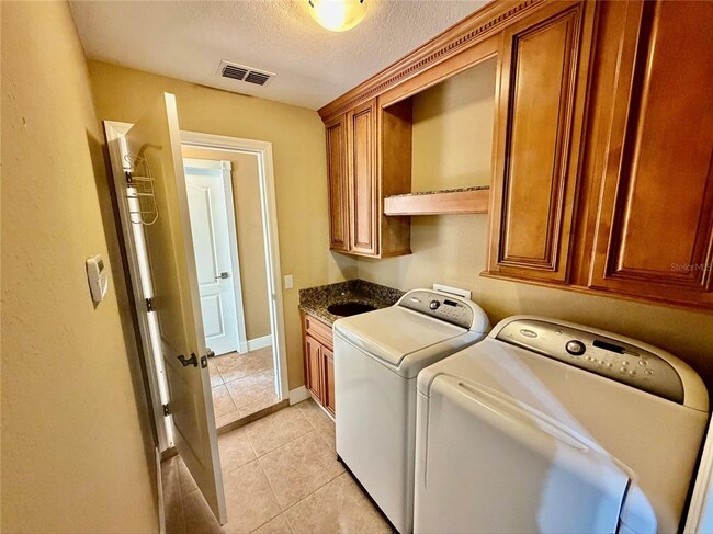 Building Photo - 1542 Saddlehorn Dr