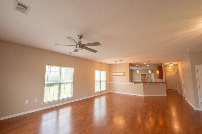 Building Photo - 10 Arbors Cir
