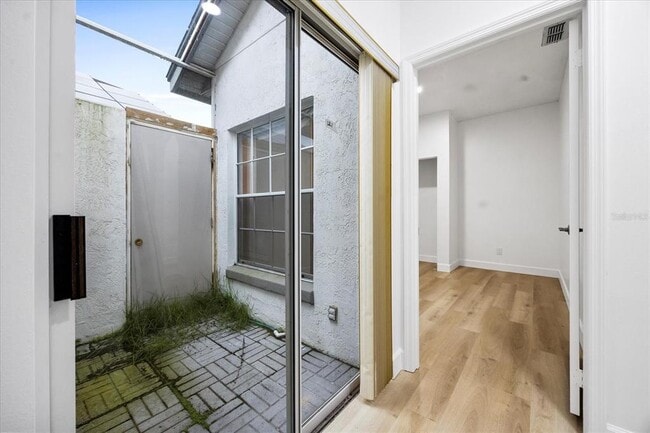 Building Photo - 5802 Parkview Point Dr