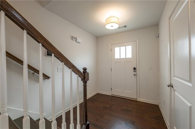 Building Photo - 915 Society Cir