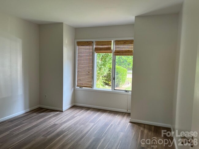 Building Photo - 7423 Mariner Cove Dr